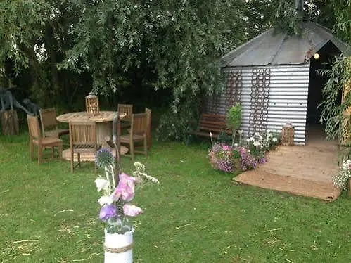Skipbridge Farm Shepherds Huts Campground Green Hammerton
