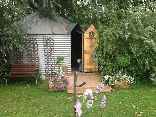 Hotel Skipbridge Farm Shepherds Huts Campground Green Hammerton